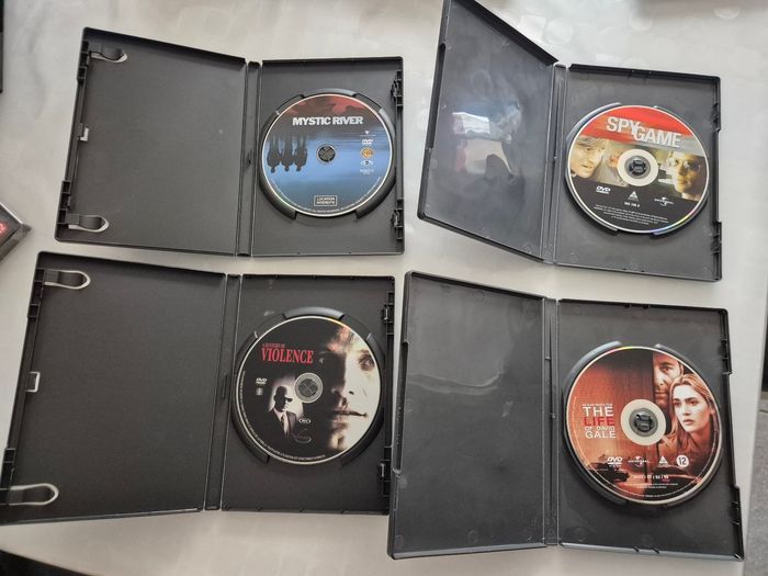 Lot 4 dvd, TBE 💿 - photo numéro 3