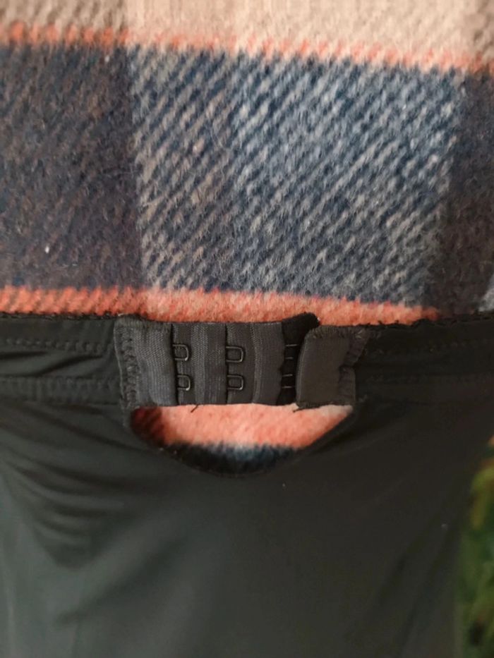 Nuisette rouge et noire - photo numéro 5