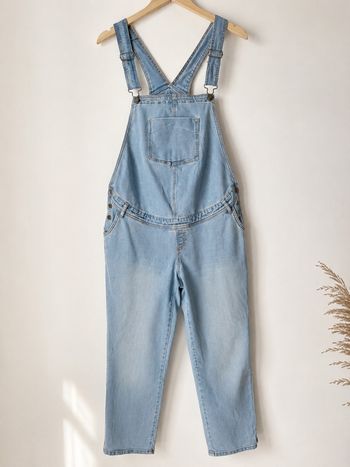 Salopette de grossesse en jean bleu clair 