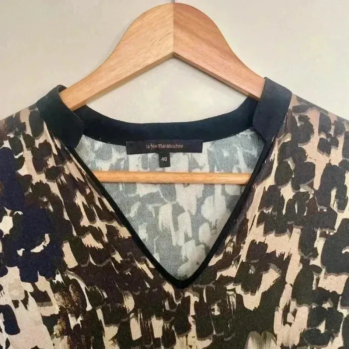 Robe tunique La Fée Maraboutée T40 imprimé léopard abstrait marron beige noir viscose col V V007 - photo numéro 2