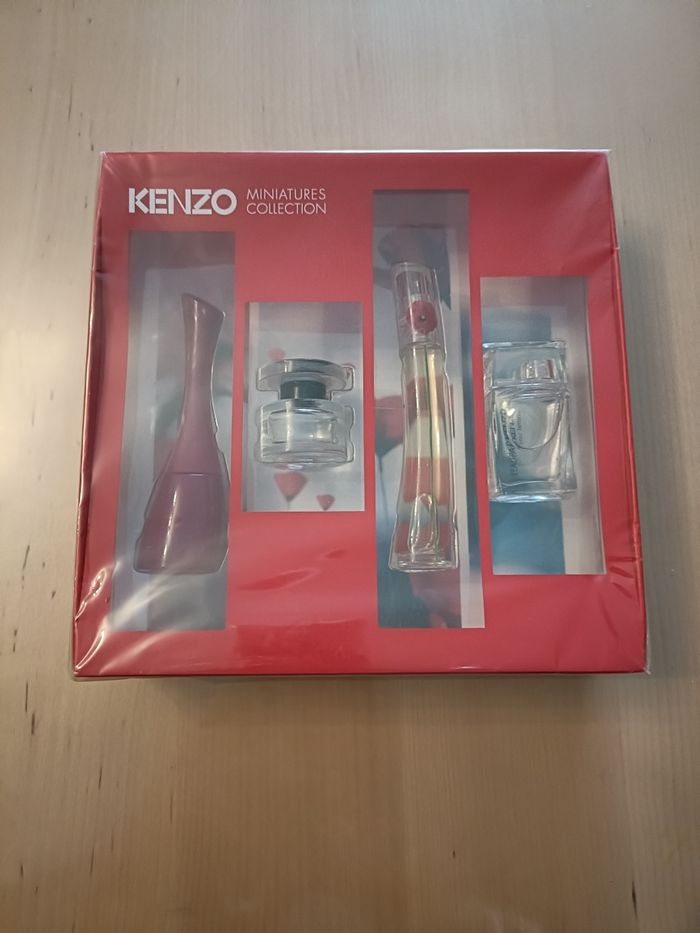COFFRET KENZO 4 MINIATURES 3 DE 4ML ET UN DE 5ML - photo numéro 2