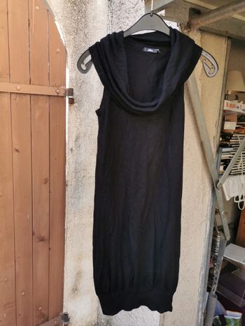 Robe sans manches col tombant