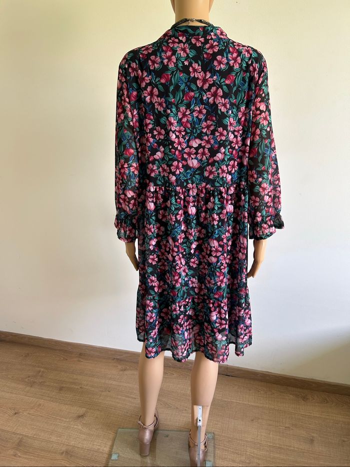 Robe fleurie mi longue LolaLiza taille 46 jamais portée - photo numéro 6