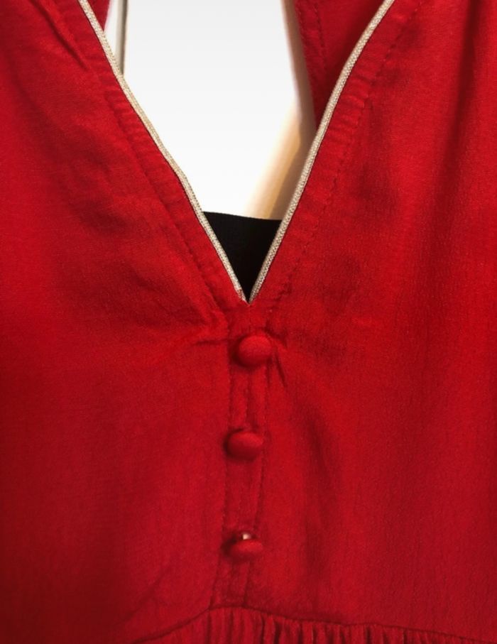 Jolie robe rouge - photo numéro 4