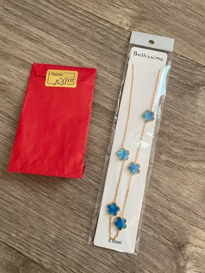 Collier neuf trèfle fleur bleues or doré net acier inoxydable - photo numéro 4