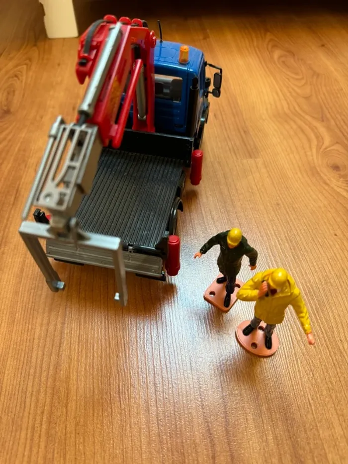 Lot camion de chantier et personnages - photo numéro 4