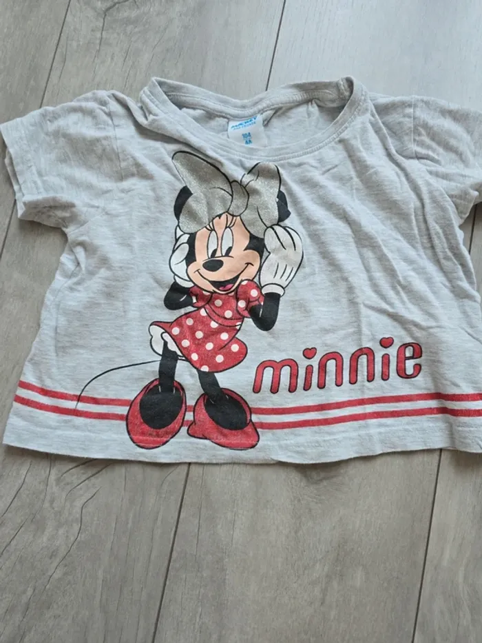 T shirts Disney 4 ans