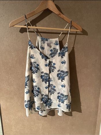 Haut blanc à fleur
