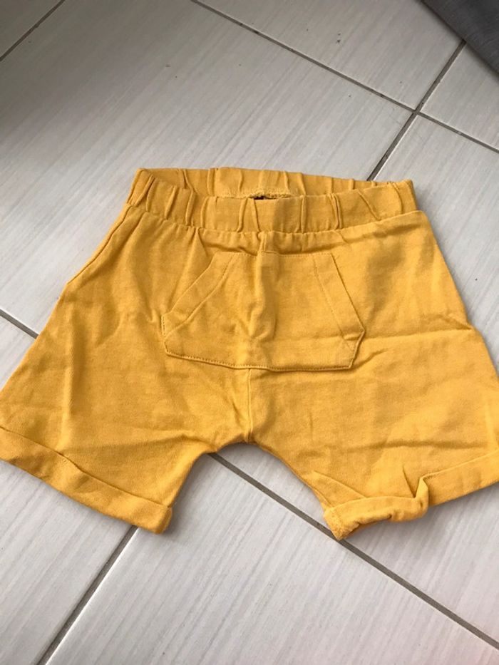 Short jaune garçon