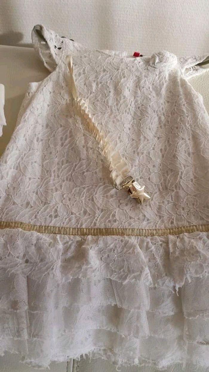 Robe de baptême 23 mois + collants + attache tétine spéciale cérémonie - photo numéro 3