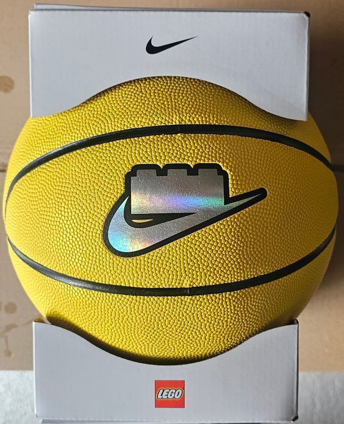 5009870 Ballon basket Nike x LEGO - photo numéro 1