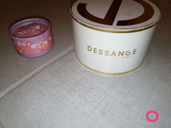 Poudrier a paillette