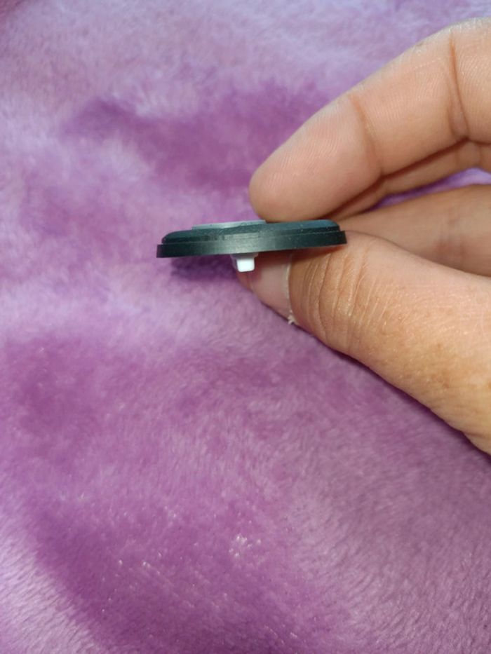 Broche manette console de jeu ancienne - photo numéro 3