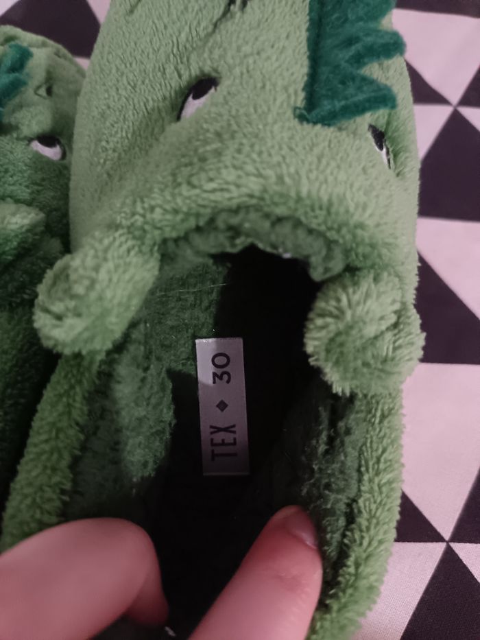 Chausson pointure 30 vert foncé neuf dinausaure - photo numéro 4