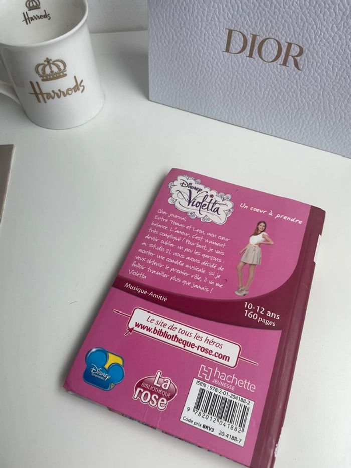 Livre violetta -tome 2 - un cœur à prendre - photo numéro 2