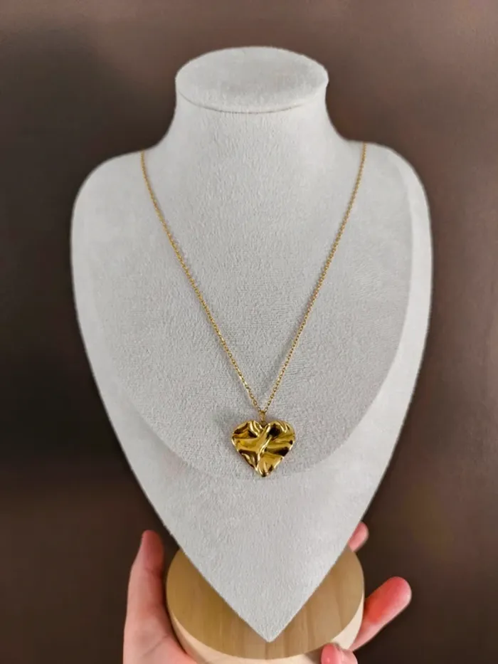 Sautoir ou collier long avec cœur plein martelé - photo numéro 13