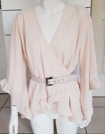 Blouse cache cœur à ourlet volanté