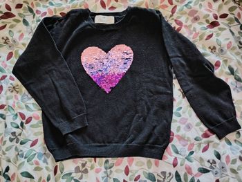 Pull noir HM a sequins 5-6ans