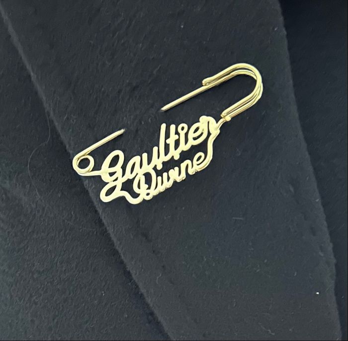 Broche pin’s Jean Paul Gaultier Divine neuve - photo numéro 2