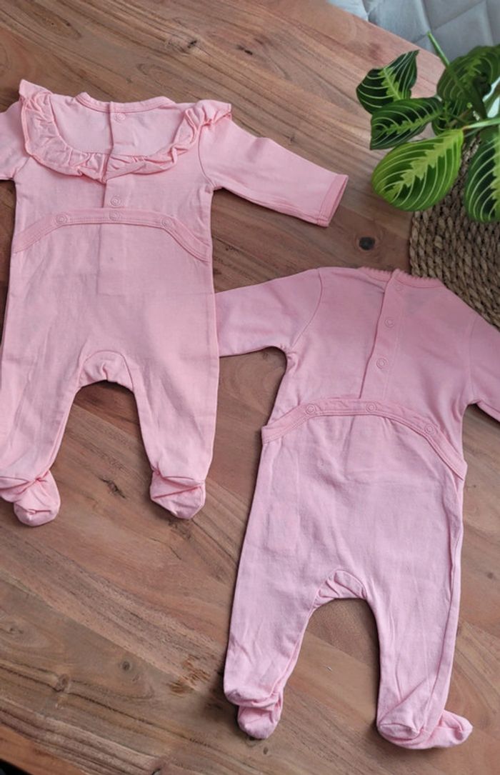 Lot de 2 pyjama Kiabi 1 mois - photo numéro 6