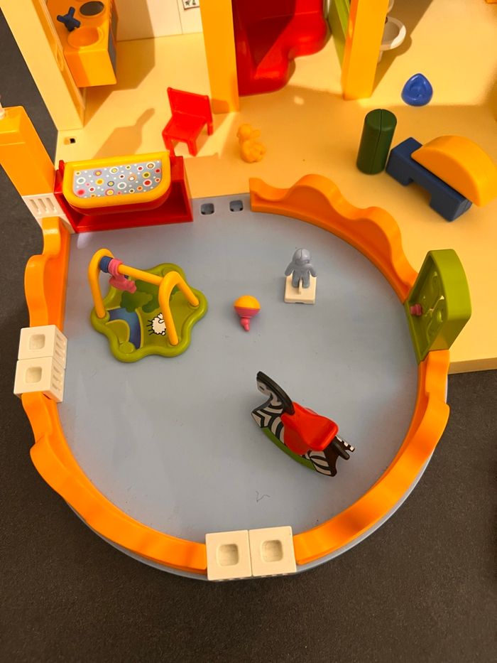 Crèche garderie playmobil