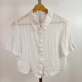 Chemise courte Promod blanche à rayures texturées effet satiné manches courtes A1381