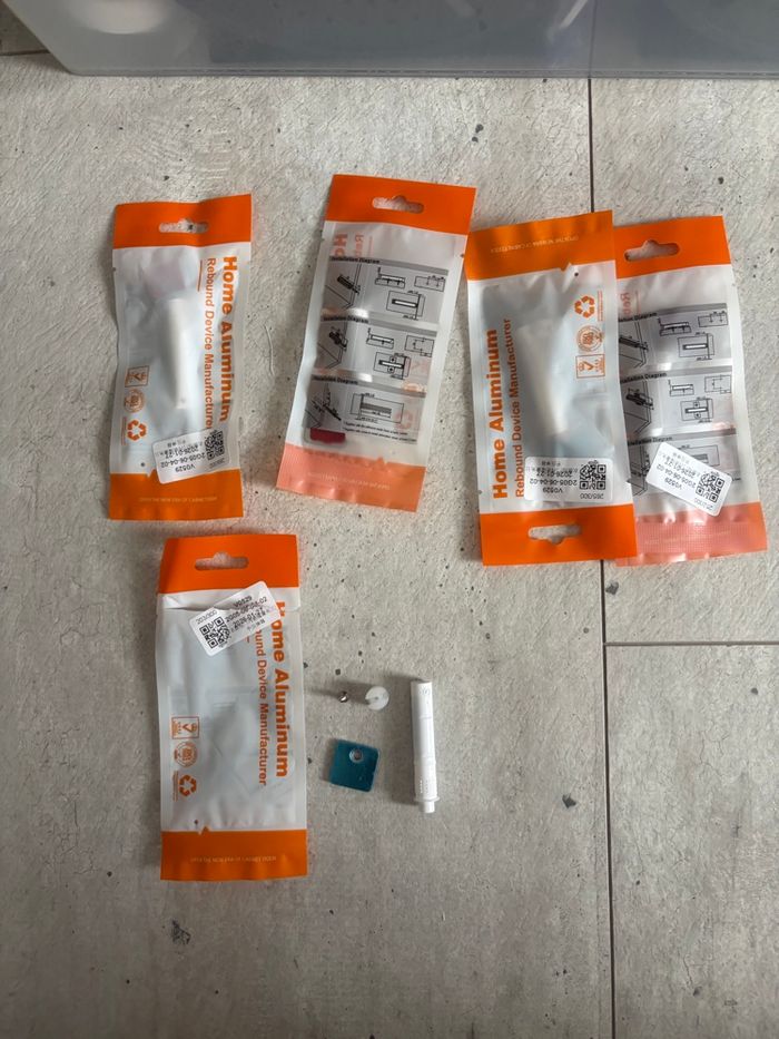 Lot de 5 amortisseurs pour porte de placards - photo numéro 4