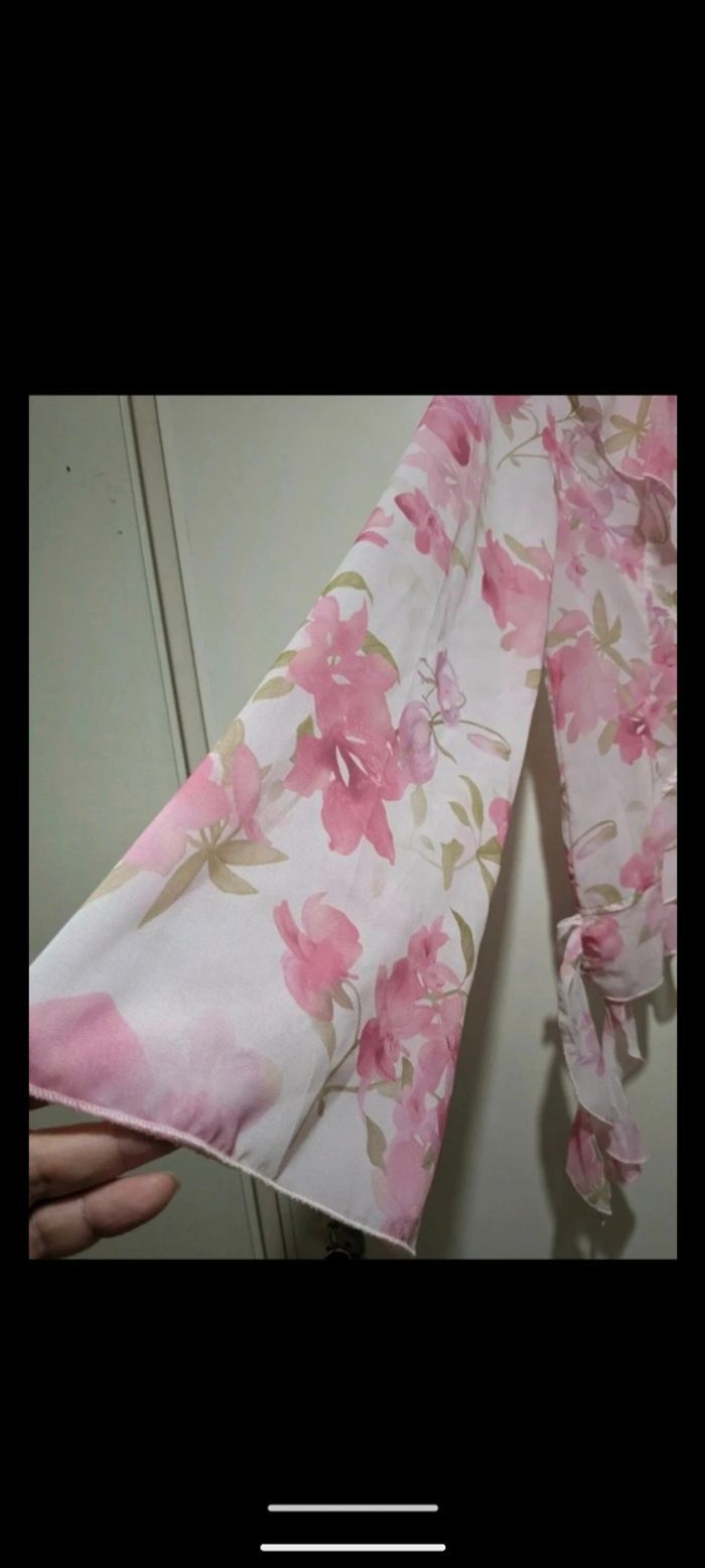 Magnifique blouse à volants en voilage froufrou couleurs romantiques. Taille 38 - photo numéro 6