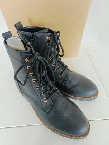 boots état neuve P41