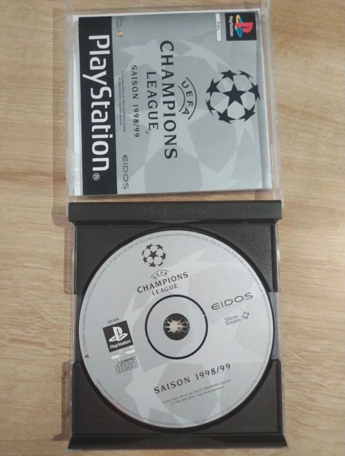 Uefa Champions league 98/99 ps1 - photo numéro 3