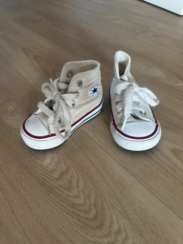 Converse blanche bébé taille 19