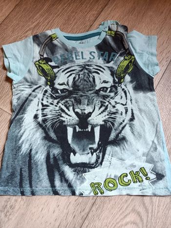 19. T-shirt Kiabi 24m 83-89cm