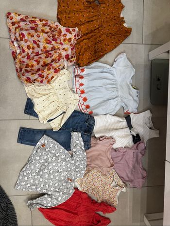 Lot vêtement 12 mois fille