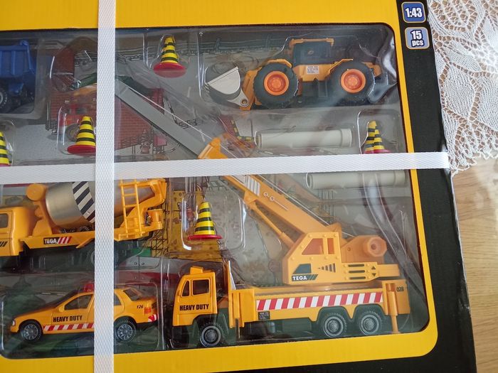 Boîte 5 véhicules de travaux - photo numéro 2