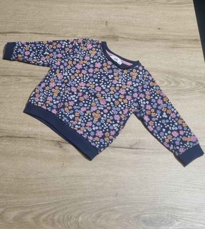 Pull fleuri C&A 24 mois 🌸