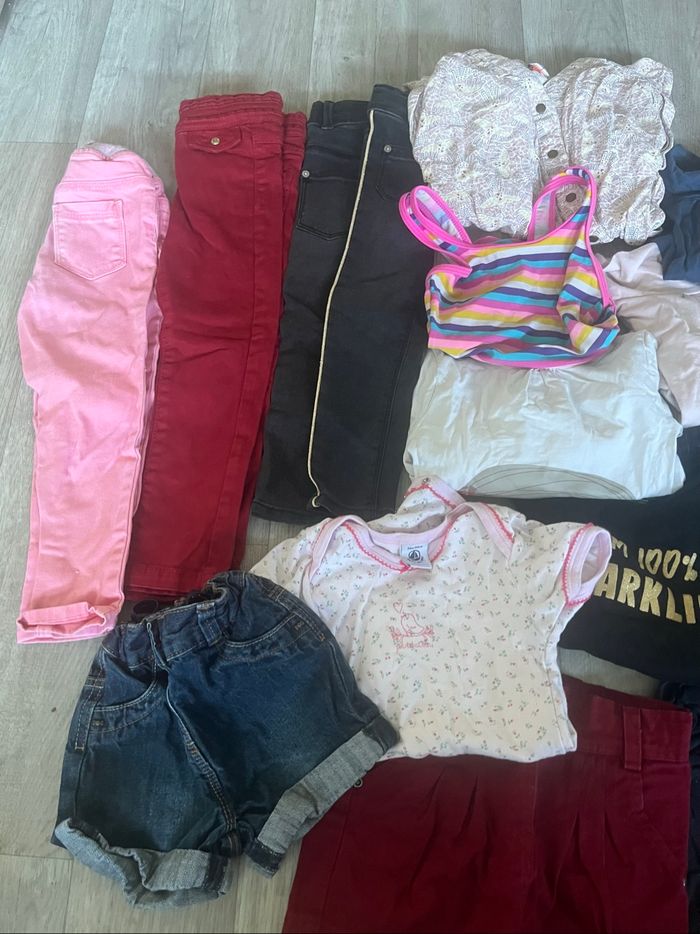 Lot de 22 articles vêtements fille 3 ans - photo numéro 3