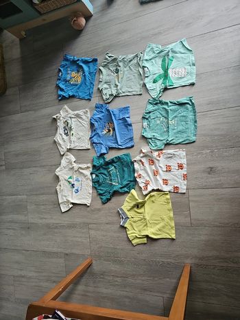 Lot de t-shirt tape a l'œil 6 mois
