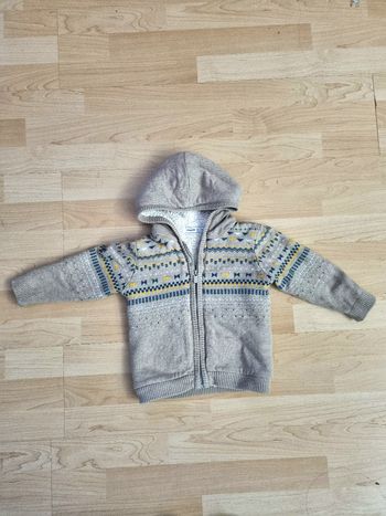 Gilet zippé chaud Mayoral gris et moutarde avec capuche fourrée