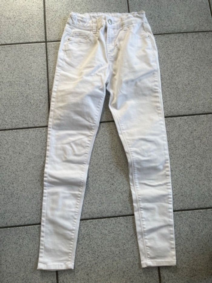 Pantalon blanc réglage