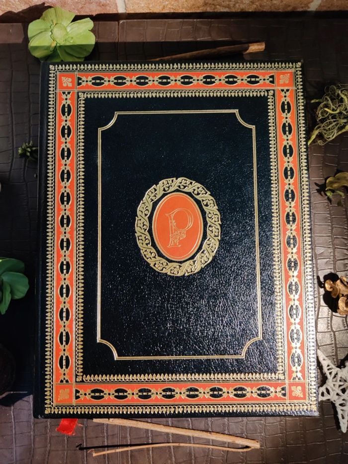 Anthologie de la poésie française
/ Reliure cuir
Tranche supérieure dorée
- Editions Famot 1973 - photo numéro 2
