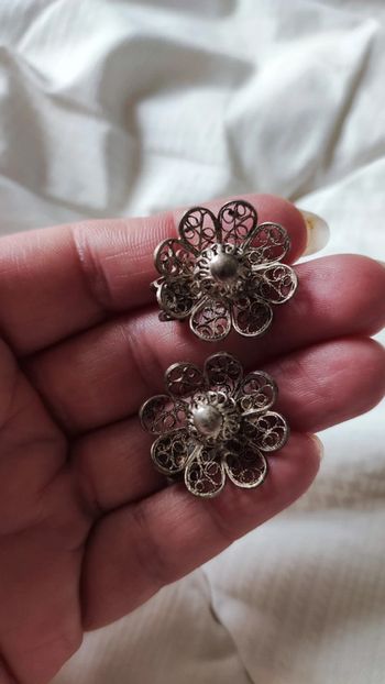 Clips d'oreilles anciens