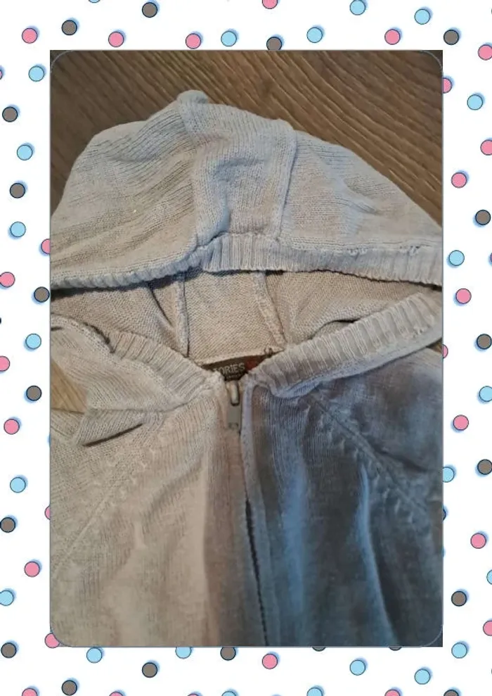 Gilet avec capuche 6 mois - photo numéro 2