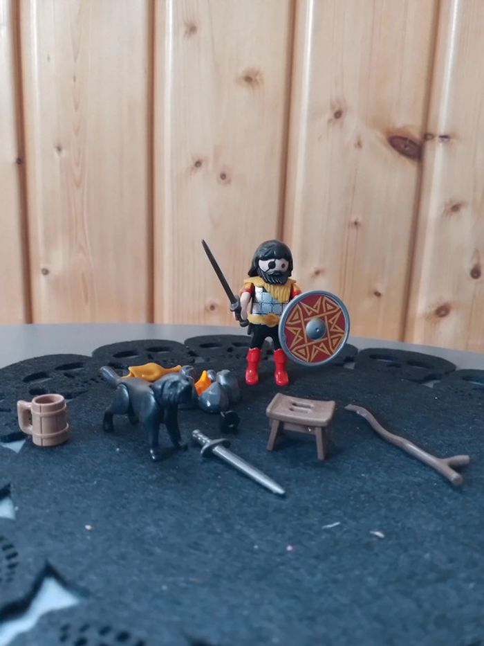 Playmobil guerrier barbare avec chien ref 4769