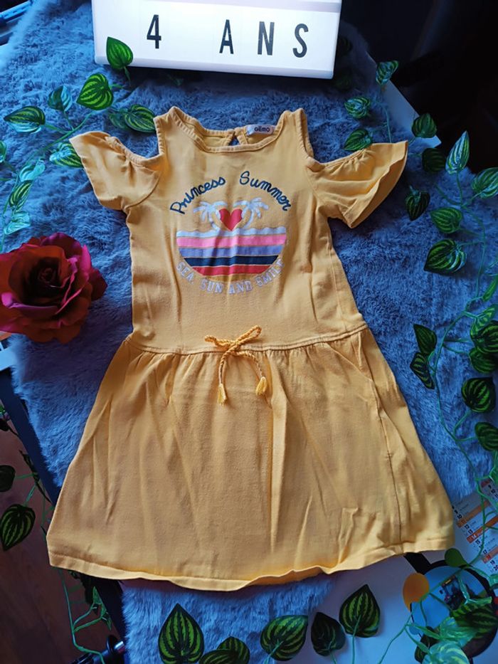 Robe jaune épaules nues 4 ans - photo numéro 2