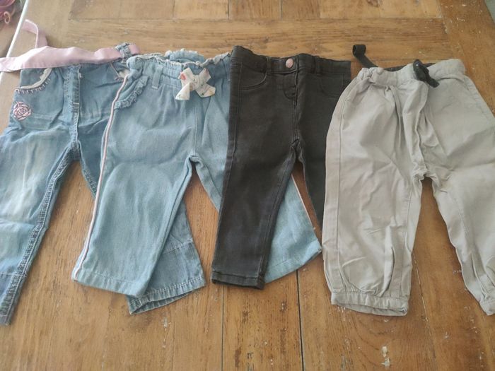 Lot 4 pantalons 12 mois