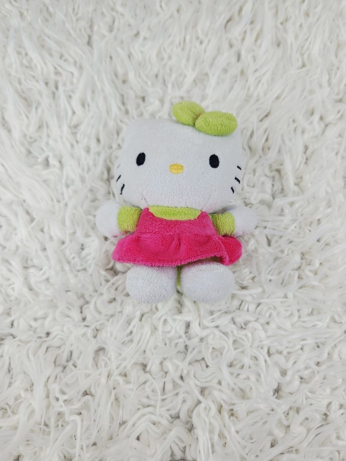 Lot de 3 peluches doudous Hello Kitty marque Sanrio 🎅 - photo numéro 4