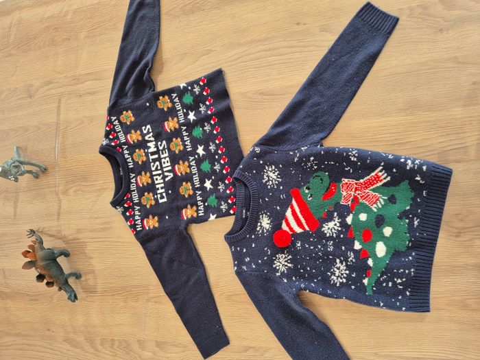 🎄 Lot de 2 pulls de Noël bleu marine Kiabi - 4 ans - photo numéro 2
