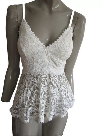 top caraco en dentelle bretelles réglables  taille 36/38