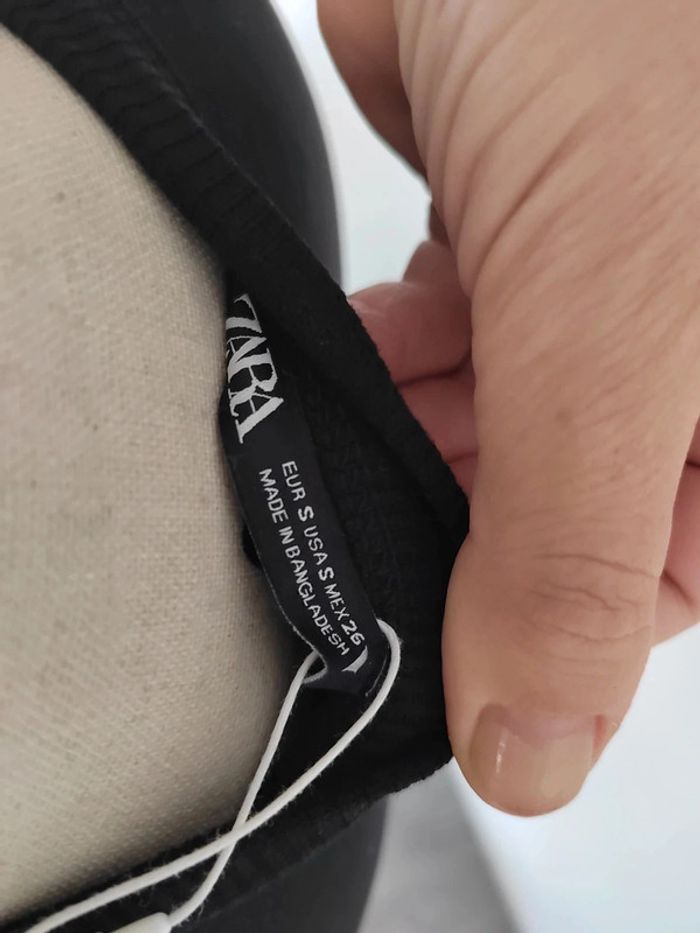Tee-shirt Zara taille S noir neuf avec étiquette - photo numéro 4