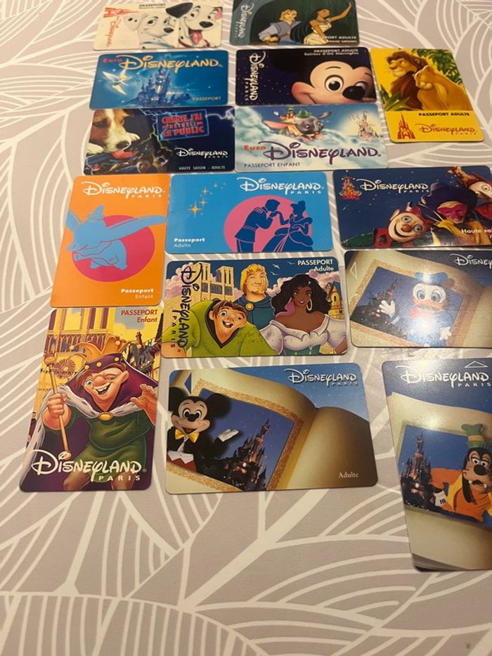 Lot de 15 anciens passeports Disneyland Paris - photo numéro 3